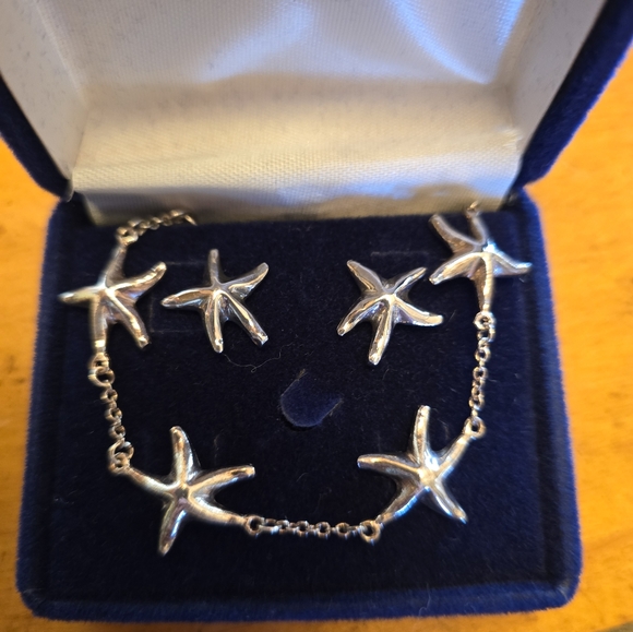Sterling silver starfish earring and bracelet set. - Picture 5 of 5